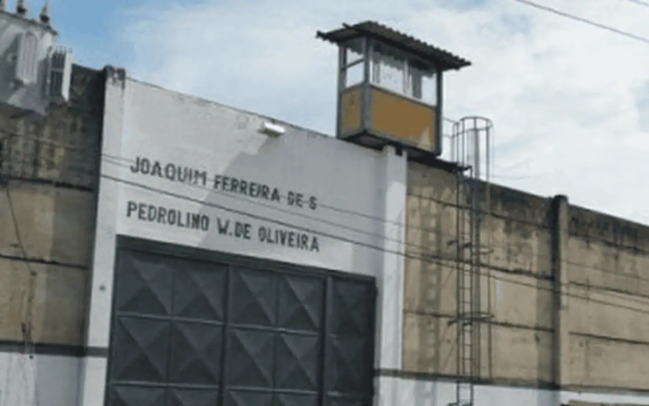 Cadeia Pública Pedrolino Werling Segurança e Ressocialização dos Detentos