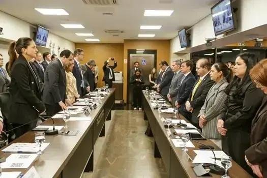 Conselho Pleno da OAB prestou homenagem a advogados falecidos recentemente