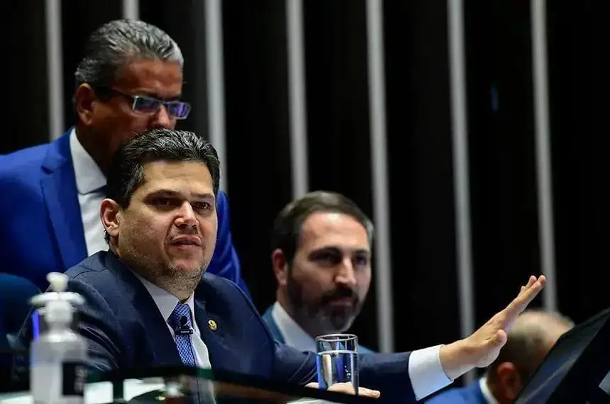 Davi Alcolumbre celebra aprovação histórica de 24 indicações de autoridades