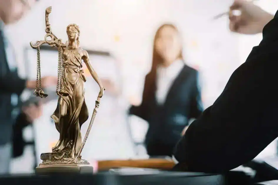Decisão sobre vínculo empregatício não deve ser suspensa em ações trabalhistas