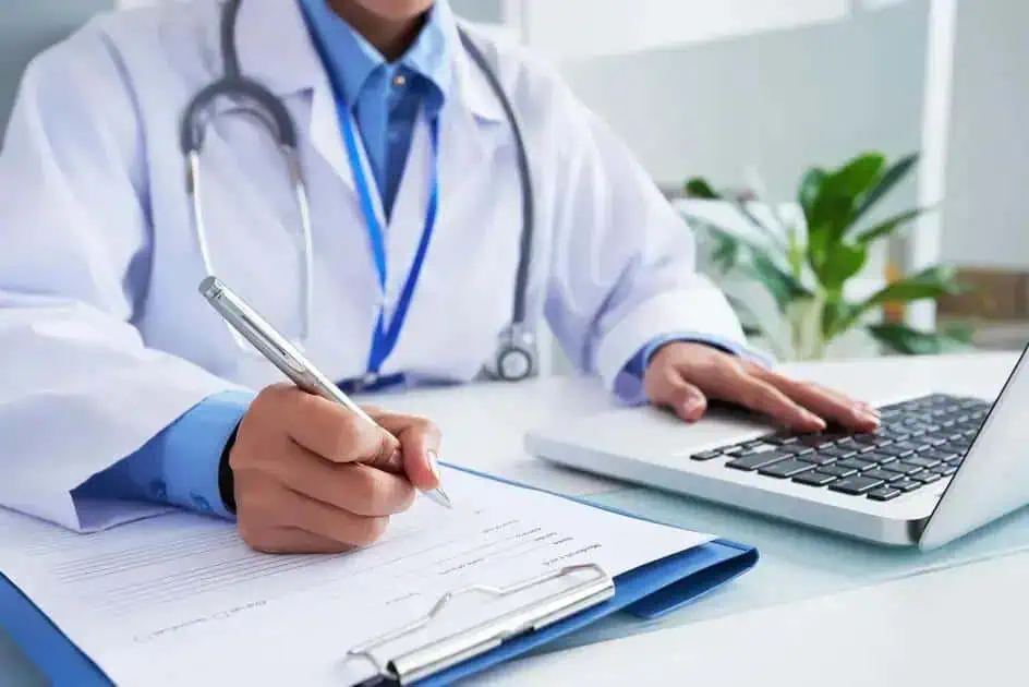 Fhemig abre seleção para médico generalista em Betim; saiba como se inscrever