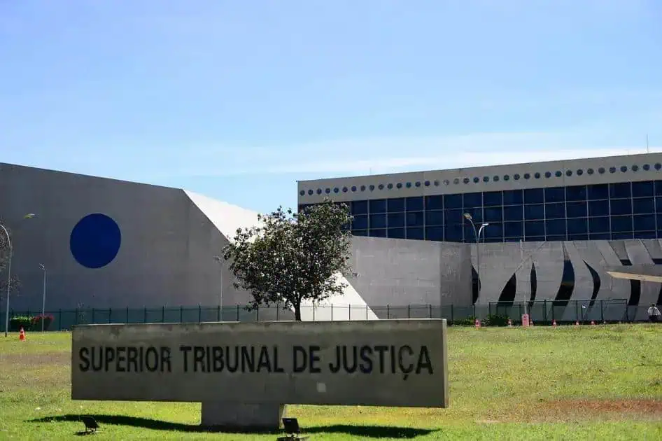 Lula Nomeia Novos Ministros para o Superior Tribunal de Justiça