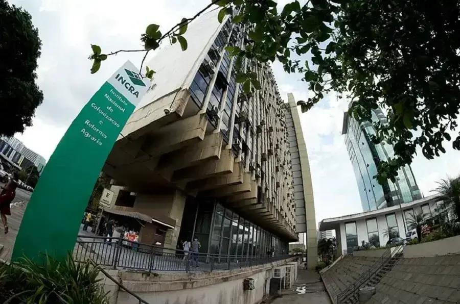 Fonte: Folha.qconcursos.com