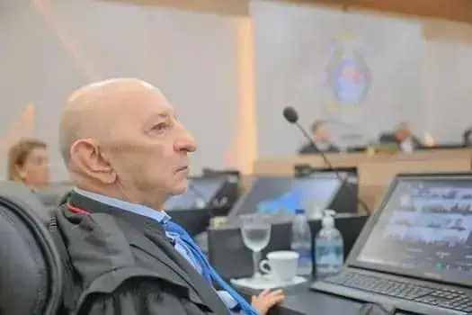 OAB homenageia desembargador Domingos Jorge Chalub Pereira por aposentadoria