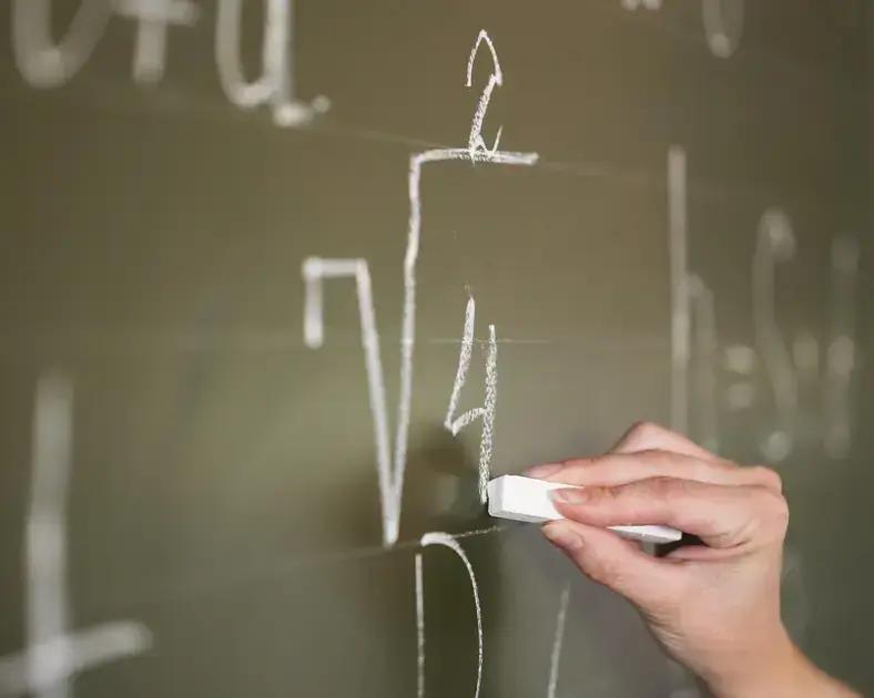 Fonte: Folha.qconcursos.com