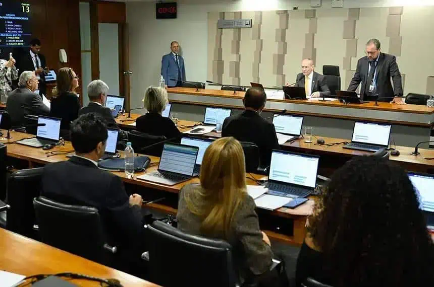 Senado aprova guarda compartilhada de pets em separações