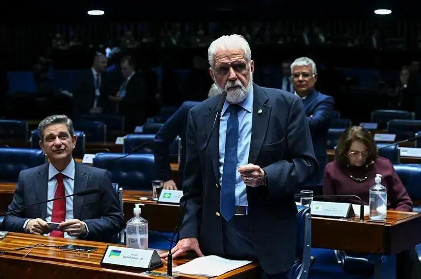 Senado vota PEC dos precatórios que pode aliviar dívidas de estados e municípios