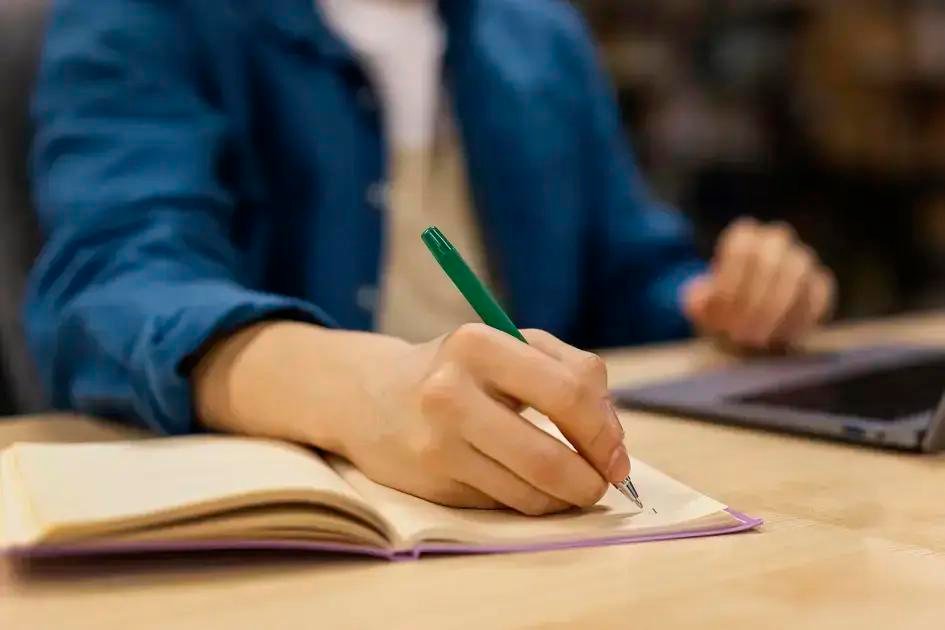 UFU anuncia concurso para professores em diversas áreas; inscrições de 26/8 a 10/9