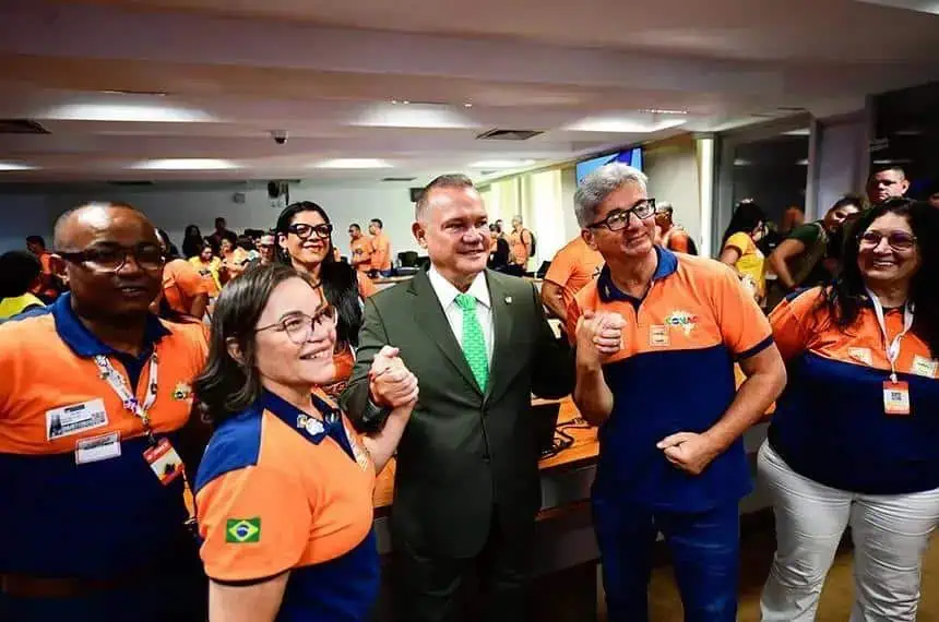 Direito hoje notícias, equipe de profissionais em evento de direito, participação de candidatos a cargos jurídicos, igualdade e diversidade no setor jurídico, evento de advocacia e direito no Brasil.