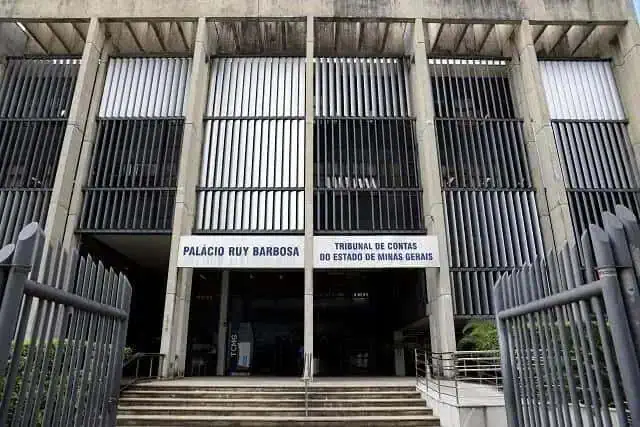 Palácio Ruy Barbosa e Tribunal de Contas de Minas Gerais, edifícios públicos de justiça, arquitetura moderna, fonte de notícias jurídicas, direito e legislação no Brasil.