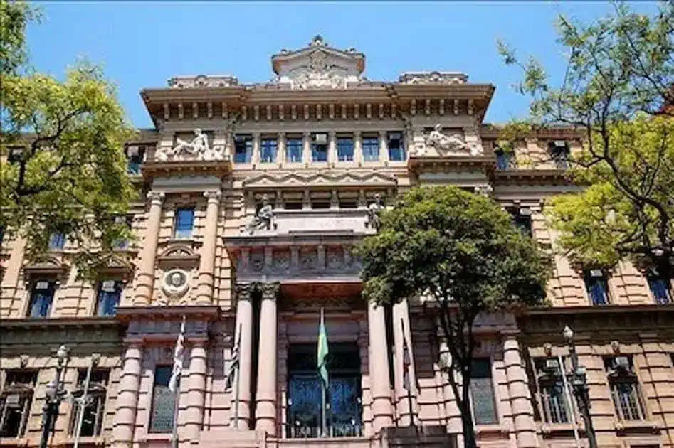 Diferenças entre os Concursos do TJ SP e TJ RJ: O que Você Precisa Saber