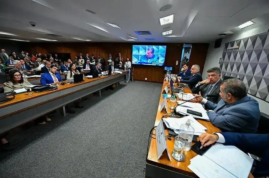 Lupi e a CPMI: Disputa no INSS evidência de fraudes e responsabilidades