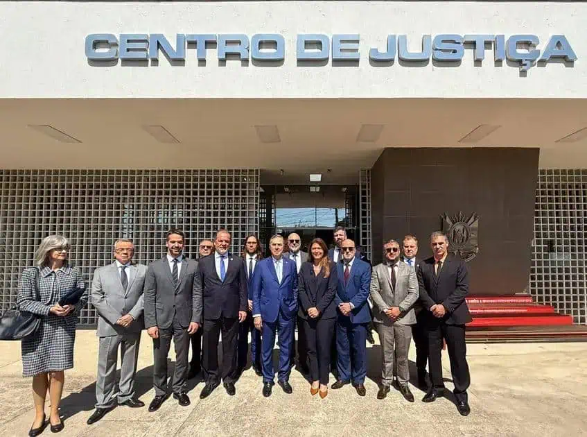 Justiça, centro de justiça, reunião de profissionais do direito, direito hoje notícias, justiça e direito no Brasil.