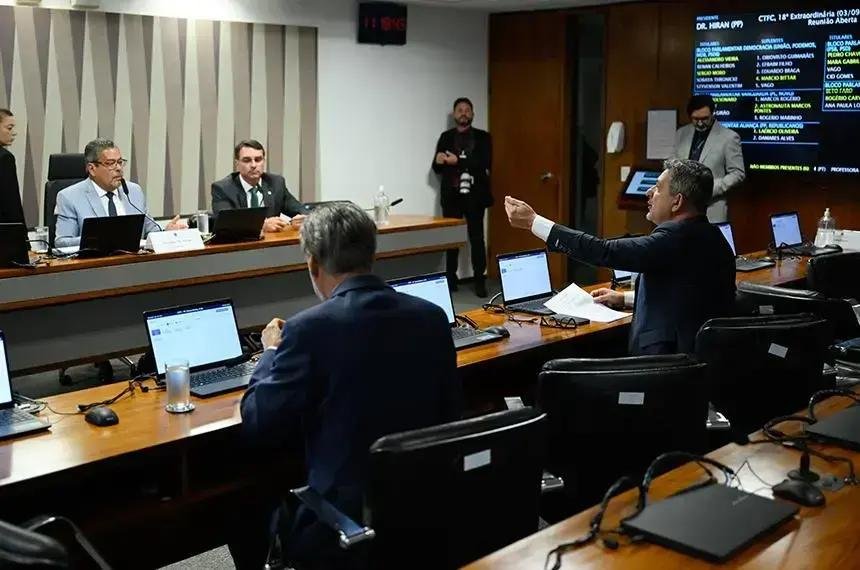 Nova Lei Exige Aviso do Descredenciamento pelos Planos de Saúde