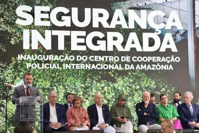 Centro de cooperação policial internacional da Amazônia é inaugurado com foco em segurança integrada e combate ao crime na região. Autoridades participaram da cerimônia de lançamento do projeto.