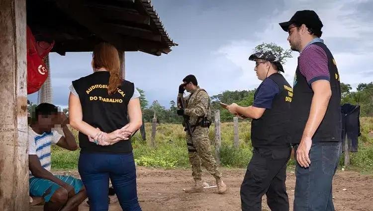Fonte: Folha.qconcursos.com