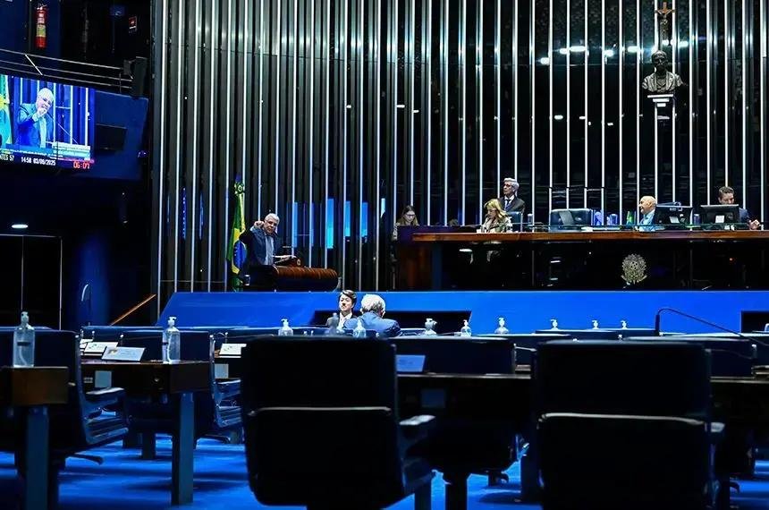 Senado aprova sessões especiais para homenagear aviadores e dentistas