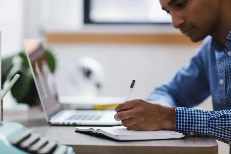 Unifal MG abre oportunidade de professor substituto com salário atrativo
