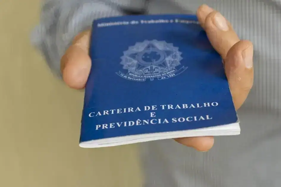 Ausência de contrato intermitente gera reconhecimento de vínculo trabalhista