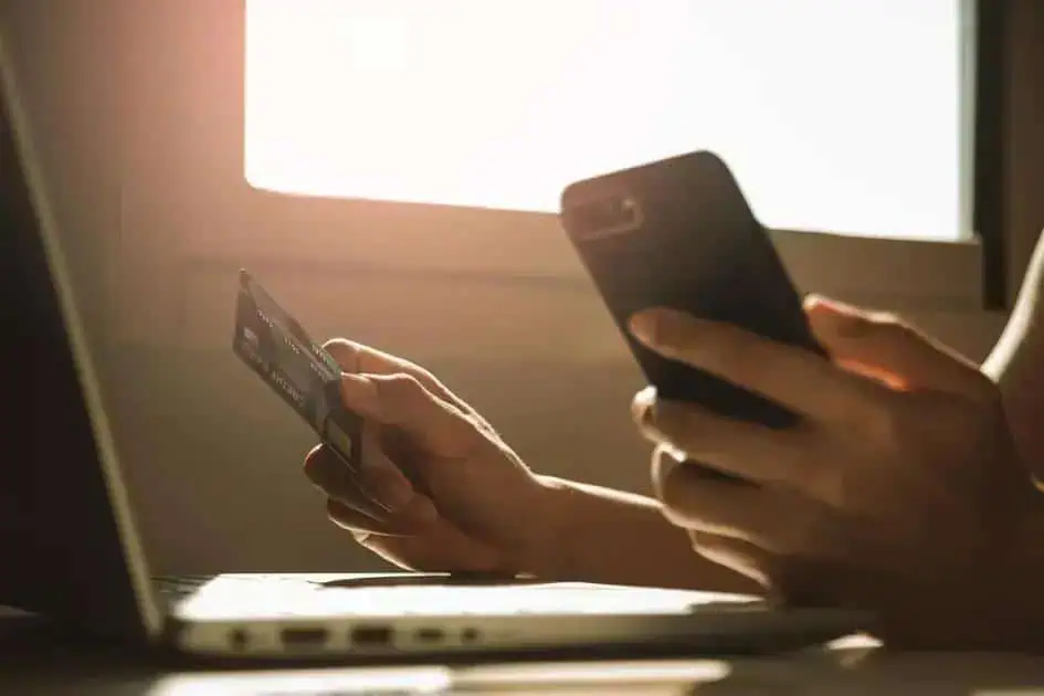 Banco é responsável por golpes se não monitorar contas, afirma o STJ