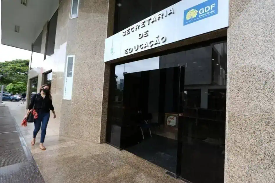 Concurso da SEDF é autorizado com 10.604 vagas, edital em 2026