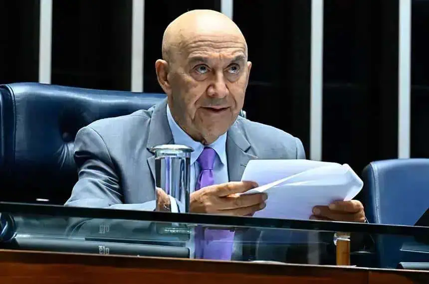 Confúcio Moura defende educação como prioridade no Brasil