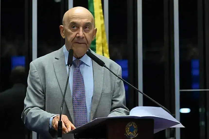 Confúcio Moura destaca Planafloro em discurso no Senado