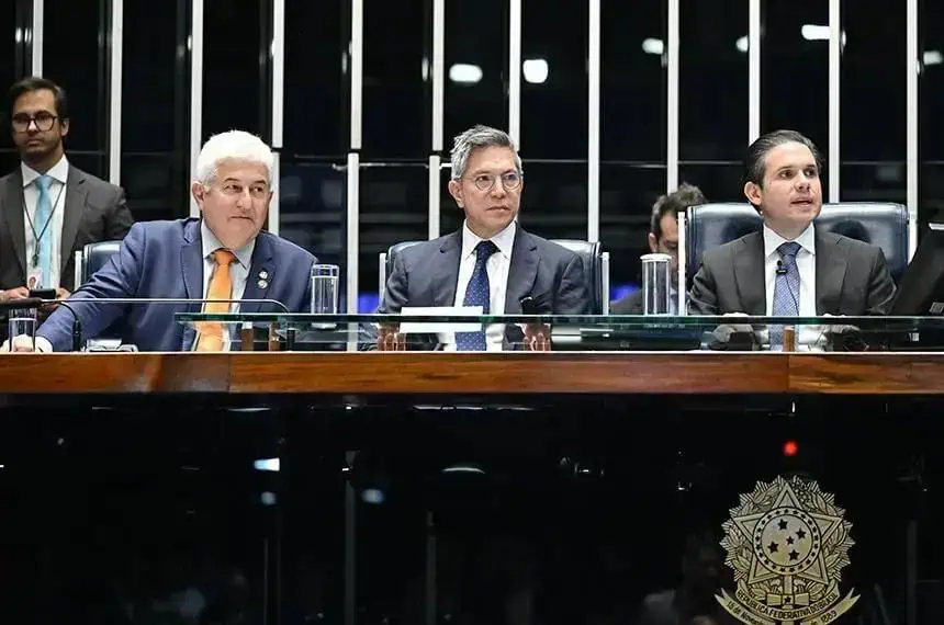 Congresso e o Centenário da General Motors: Um Marco na Indústria Nacional