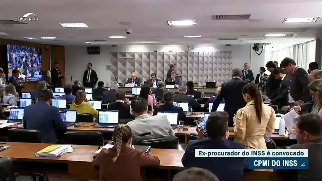 Ex-procurador do INSS é convocado para CPI do INSS em sessão do Congresso Nacional.