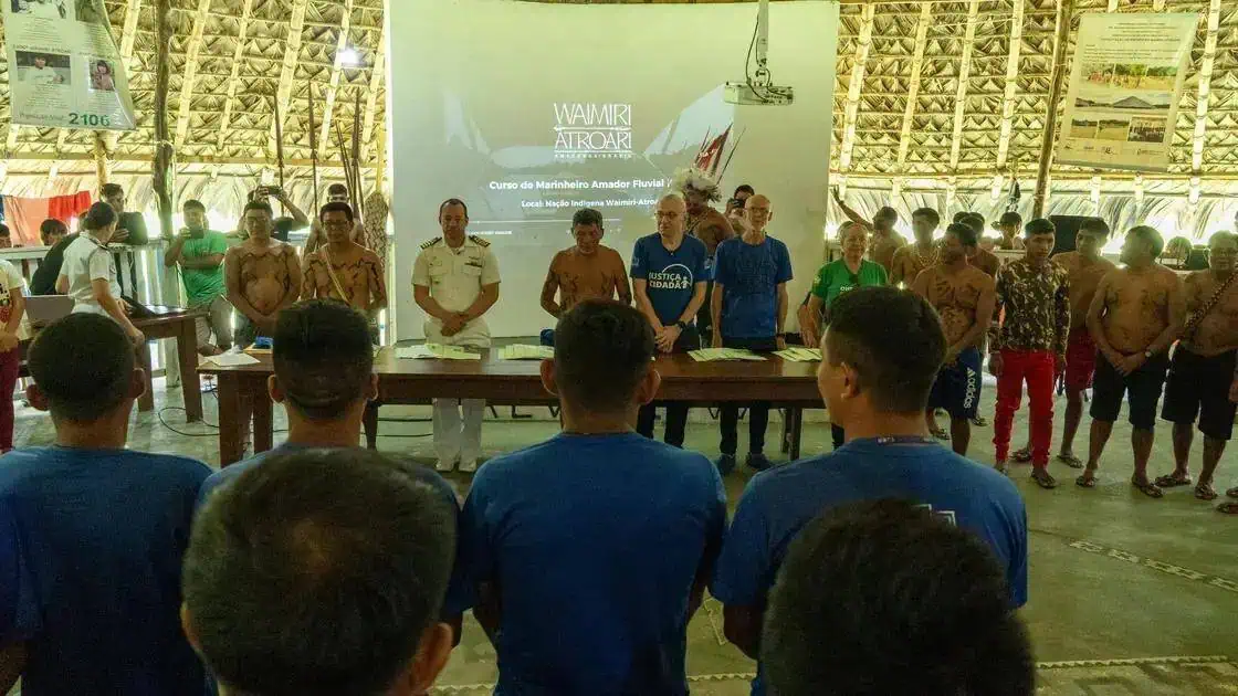 Curso de marinheiro amador muda vidas na comunidade Waimiri-Atroari