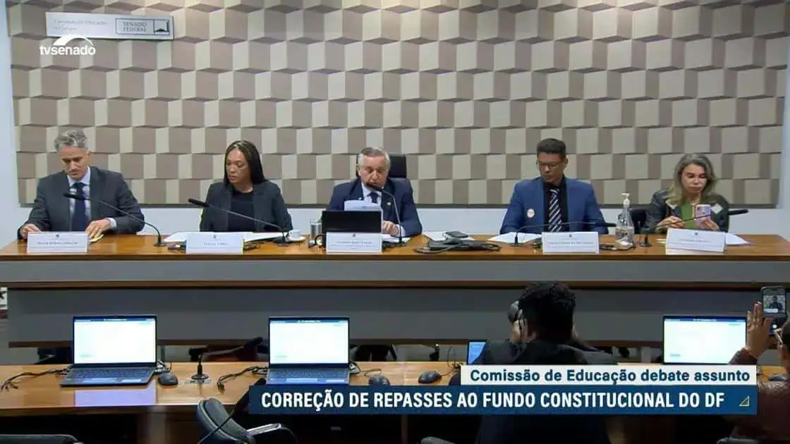 Profissionais da educação buscam correção no Fundo Constitucional do DF