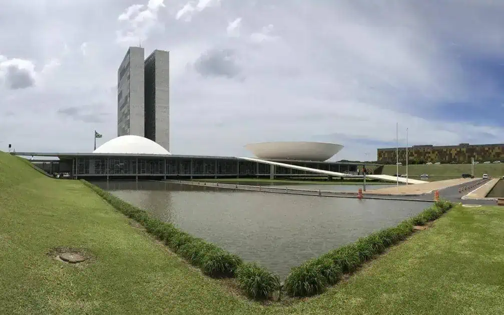 Senado retoma análise de projeto de atualização do valor de bens no IR