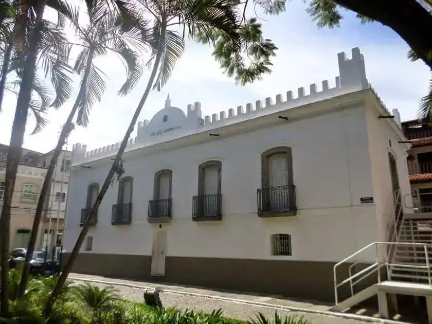 Direito Hoje Notícias - Imagem de prédio histórico e patrimônio cultural relacionado ao direito, com destaque para arquitetura colonial brasileira e importância jurídica na história do Brasil.