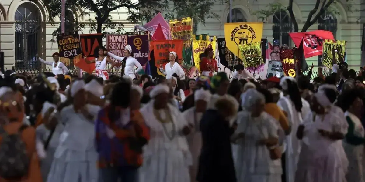 Caravanas partem de SP para Marcha das Mulheres Negras em Brasília