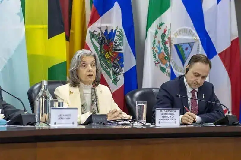 Cármen Lúcia e os desafios da democracia no mundo atual