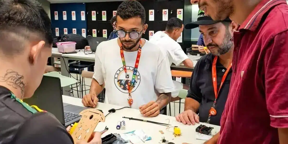 Como a robótica ajuda na reintegração de jovens privados de liberdade