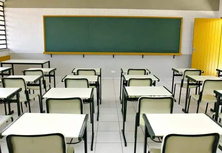 Concurso em Sarutaiá SP: 16 Vagas e Salários até R$ 14 mil