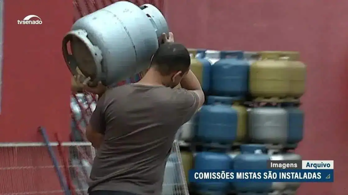 Congresso cria comissão mista para análise da medida provisória do auxílio gás