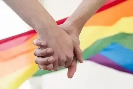 Hotel em Brasília condenado por discriminação a trabalhador LGBTQIA+