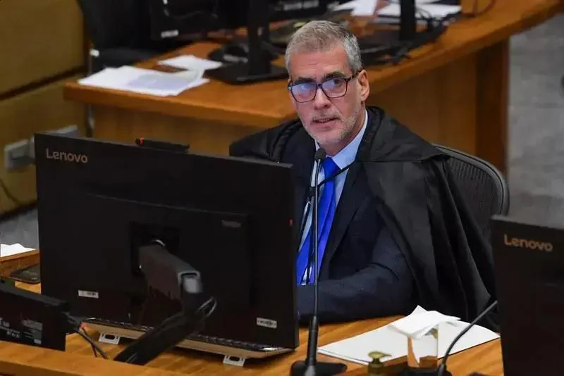 Ministro critica validação de provas com violência policial em decisões judiciais