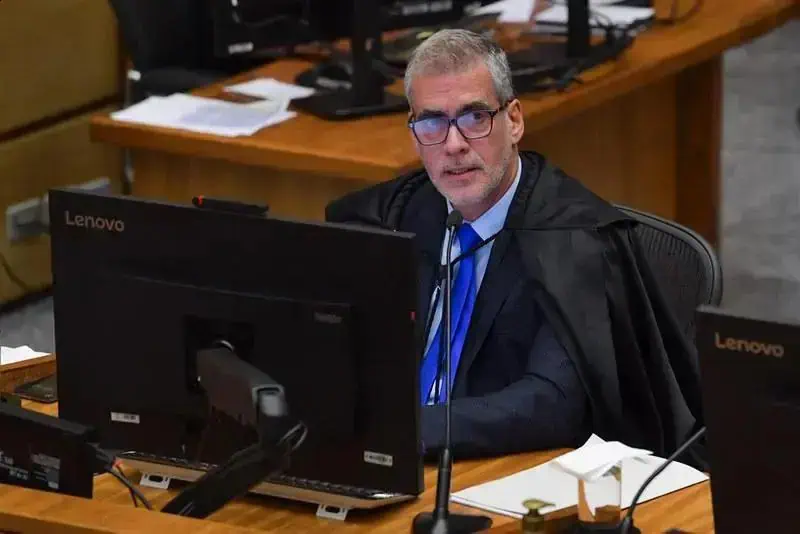 Ministro suspende inquérito de 8 anos por estelionato de R$ 29,90