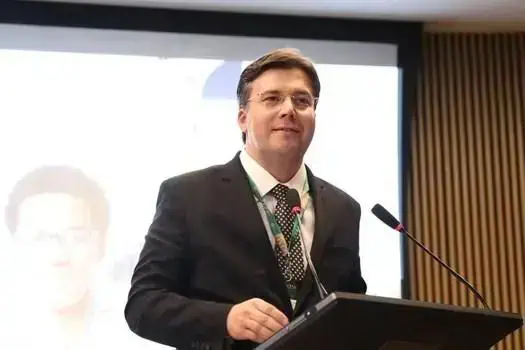 O papel dos conselhos profissionais em debate no Fórum do CFM