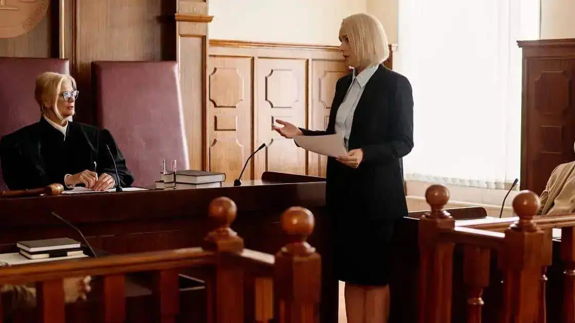 Ré absolvida em júri após aplicação de Justiça Restaurativa em tentativa de homicídio