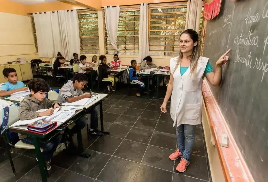 Rio Novo do Sul (ES) reabre seletivo para professores com vagas em 2026