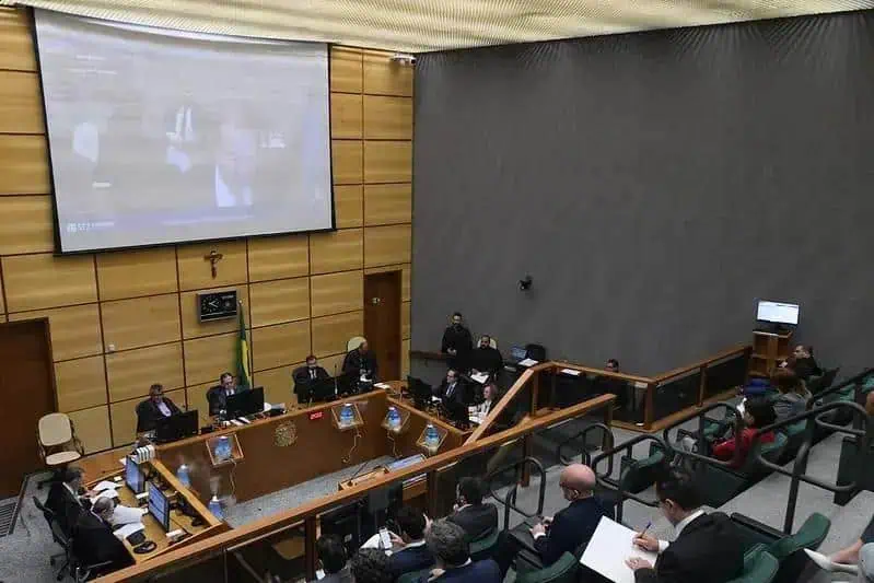 STJ suspende inquérito de lavagem de dinheiro baseado apenas em declarações