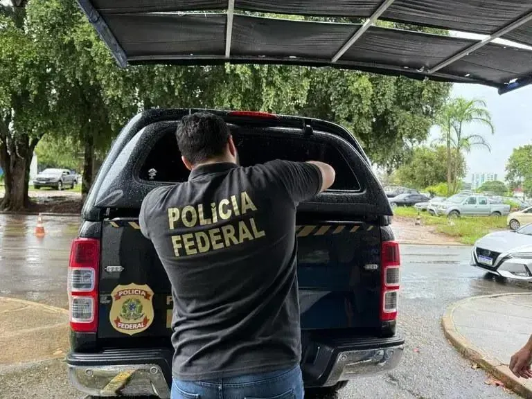 Polícia Federal realiza operação que envolve prisões de sargentos acusados de vazamento