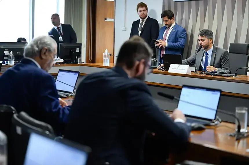 Projeto no Senado suspende norma sobre prorrogação de concessões de energia