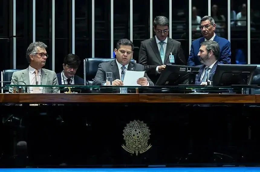 Senado aprova liberação de recursos para educação e saúde com Fundo Social