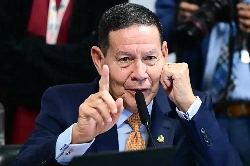 Senado avança com nova política de proteção digital para serviços públicos