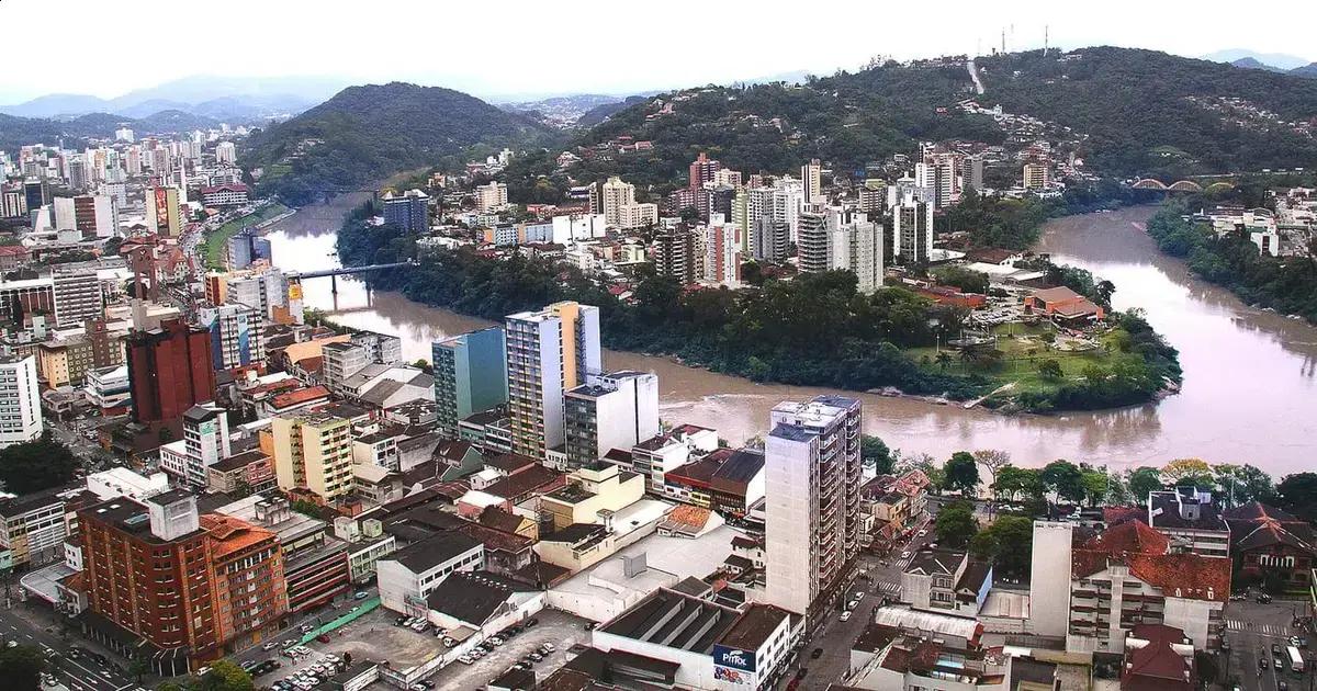 FURB abre processo seletivo com cadastro reserva para diversas funções